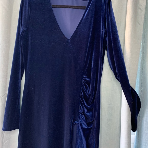 EUC 🫶🏽Long Blue Velvet Dress // Long Sleeve // Plus 2xl - Picture 5 of 9